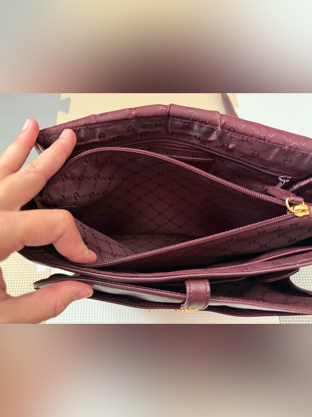 Vintage Etienne Aigner Bag - Picture 8 of 14